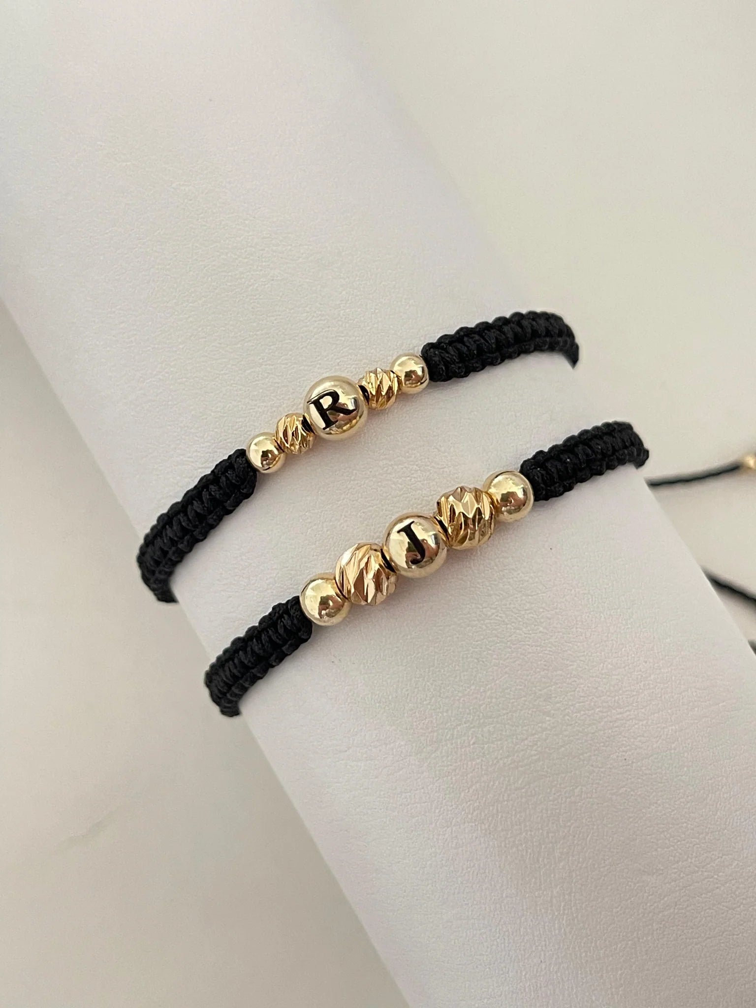 Pulseras pareja iniciales  (6mm, 5mm y 4mm)