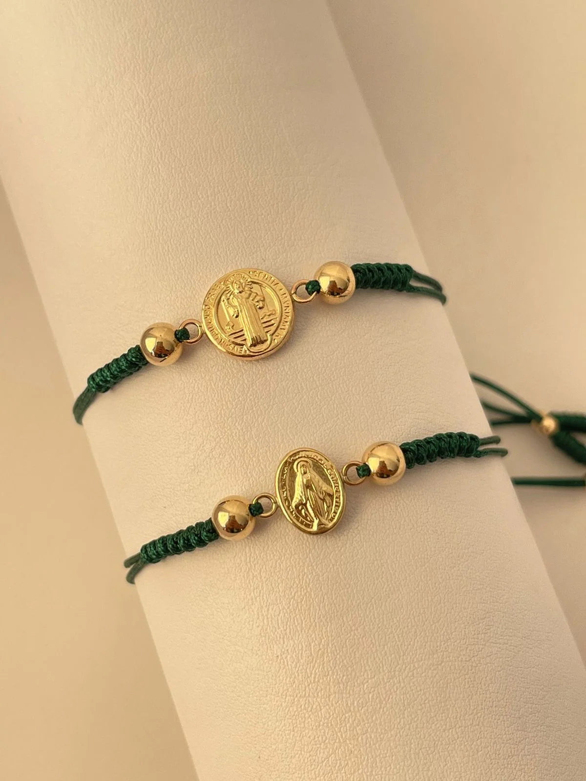 Pulseras pareja san benito mediano y milagrosa pequeña (5mm)