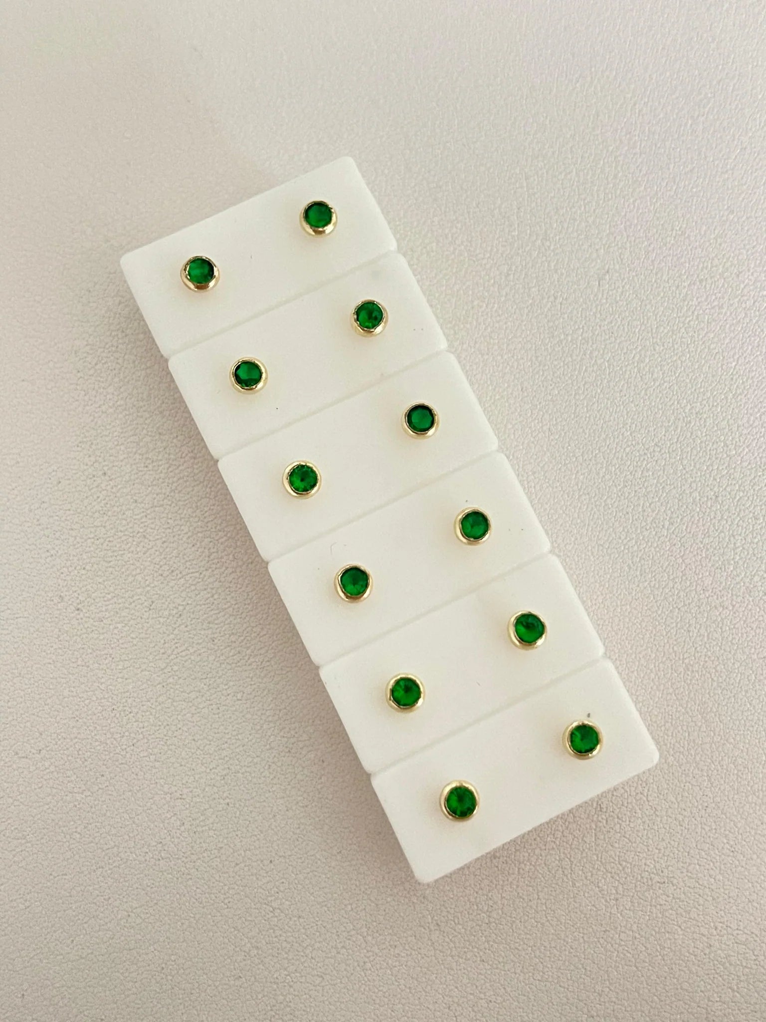 Topos piedra verde broche de seguridad exclusive