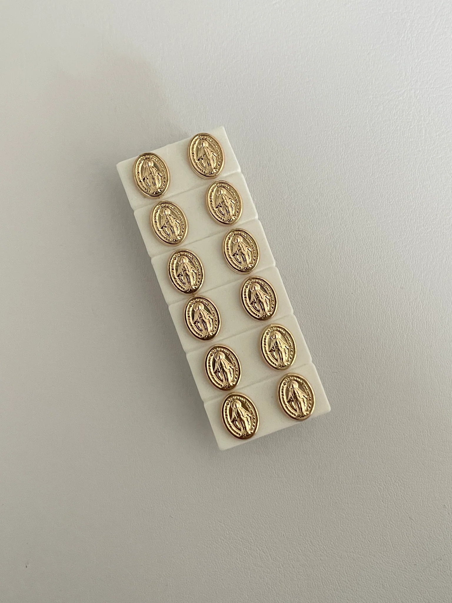 Topos virgen broche de seguridad