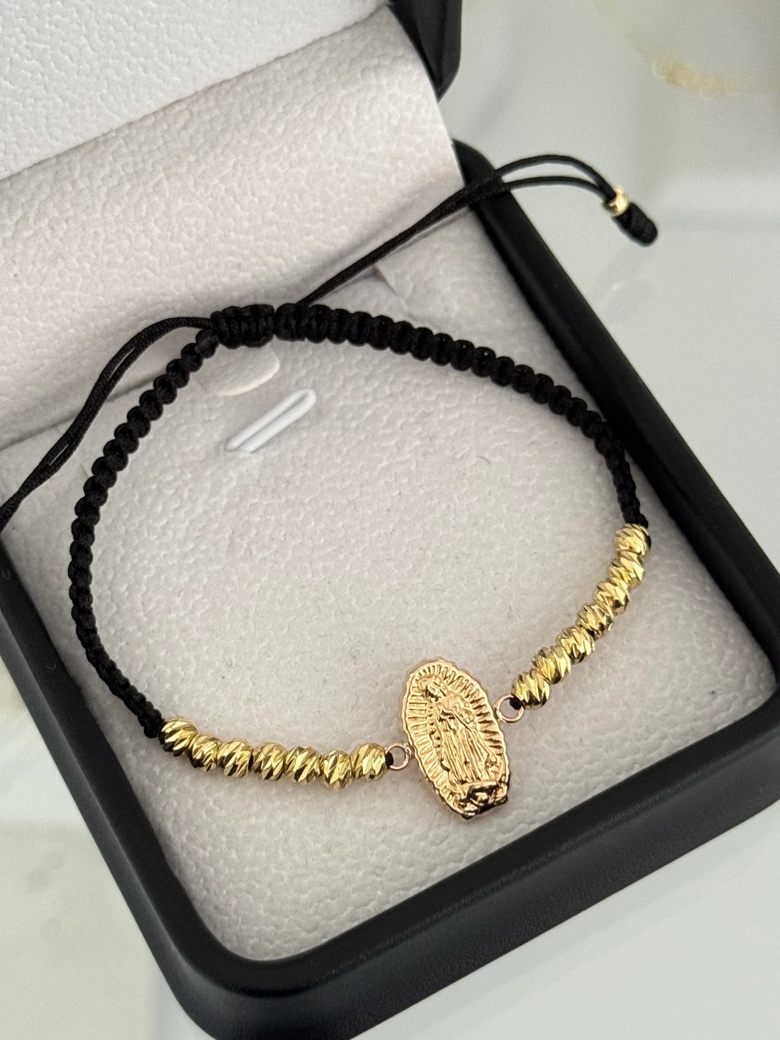 Pulsera Guadalupe tallada